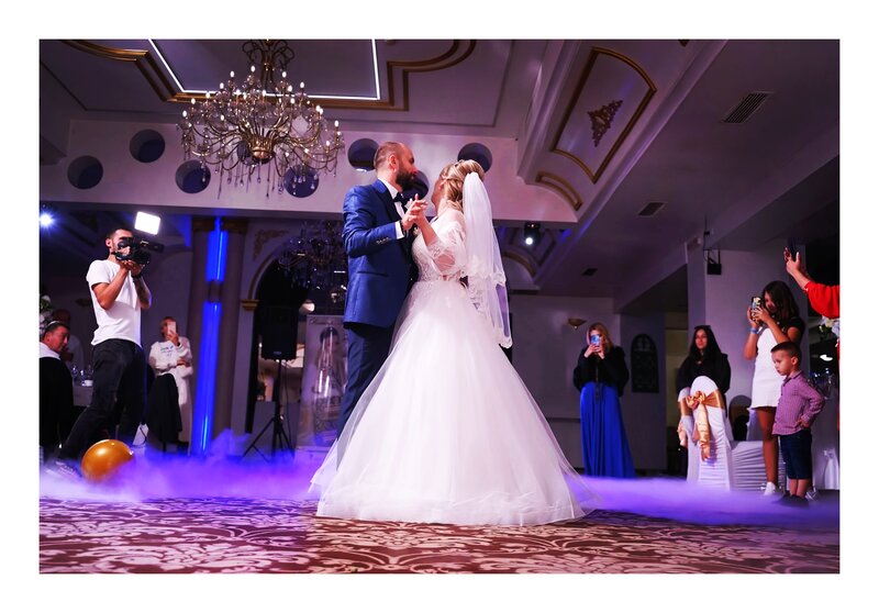 Fotograf, videograf, cabina foto, cameraman, drona, DJ, filmari