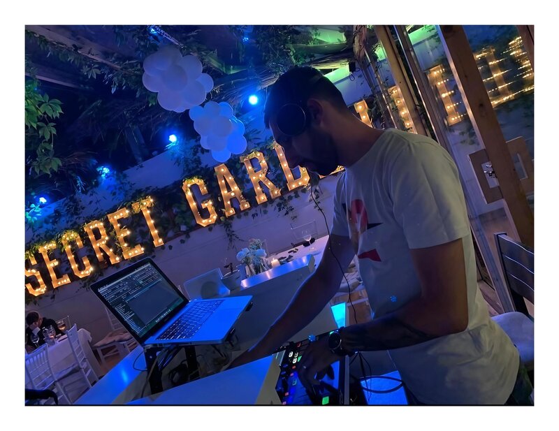 Fotograf, videograf, cabina foto, cameraman, drona, DJ, filmari